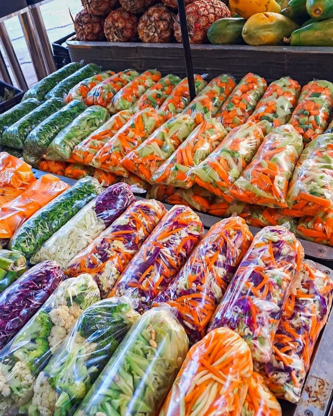 Bagged stir fry and salad mixes